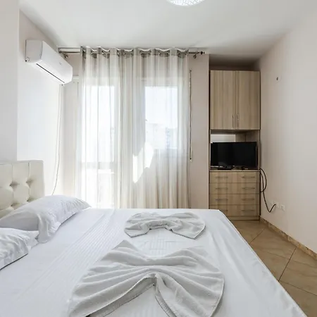 Lights Retreat By Ps Durrës